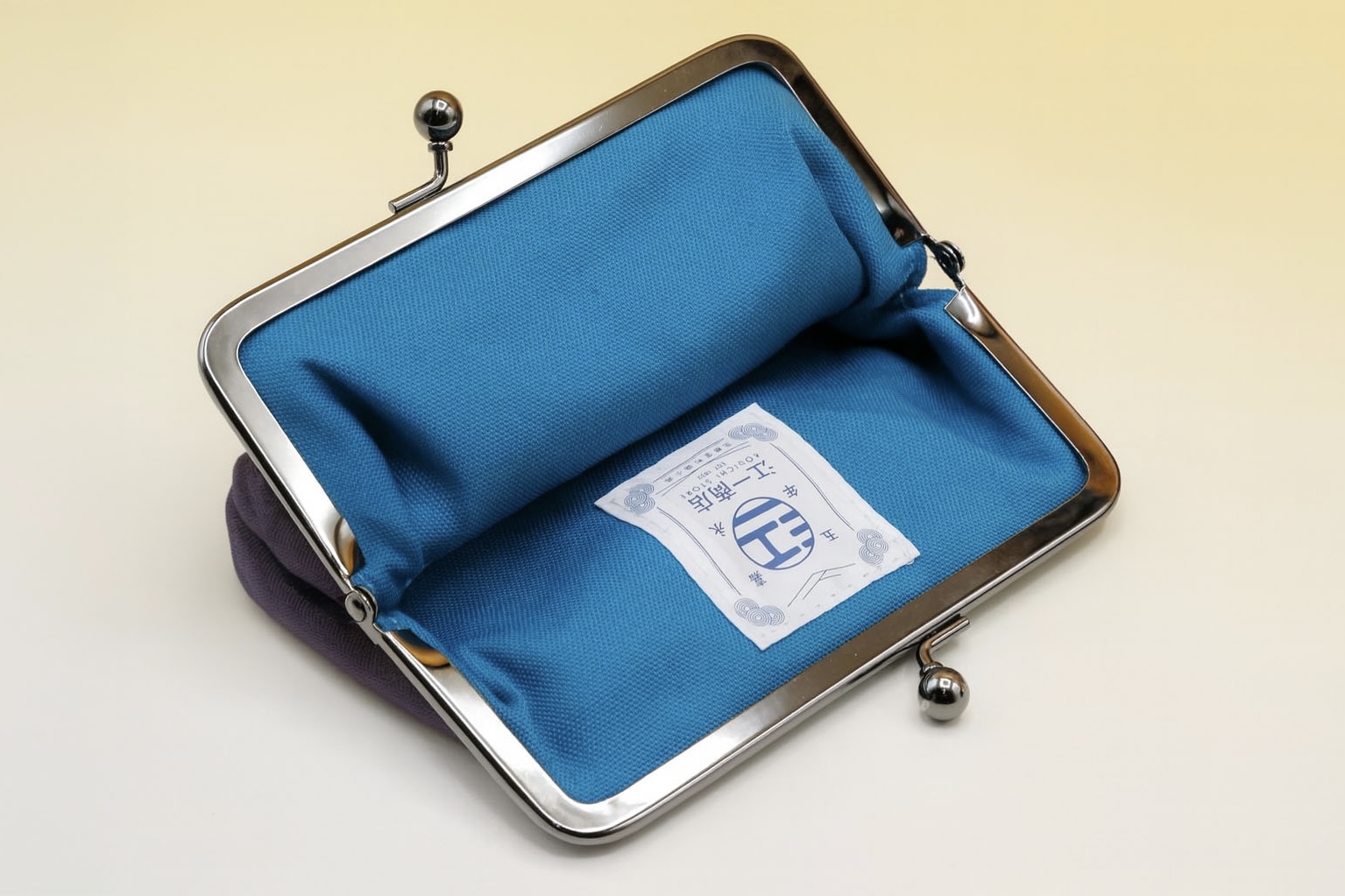黄櫨染のがま口財布（京都御苑限定）【皇室財布】運気上昇！ 黄櫨染のがま口財布（京都御苑・オンライン限定） | 楽羽亭 江一商店
